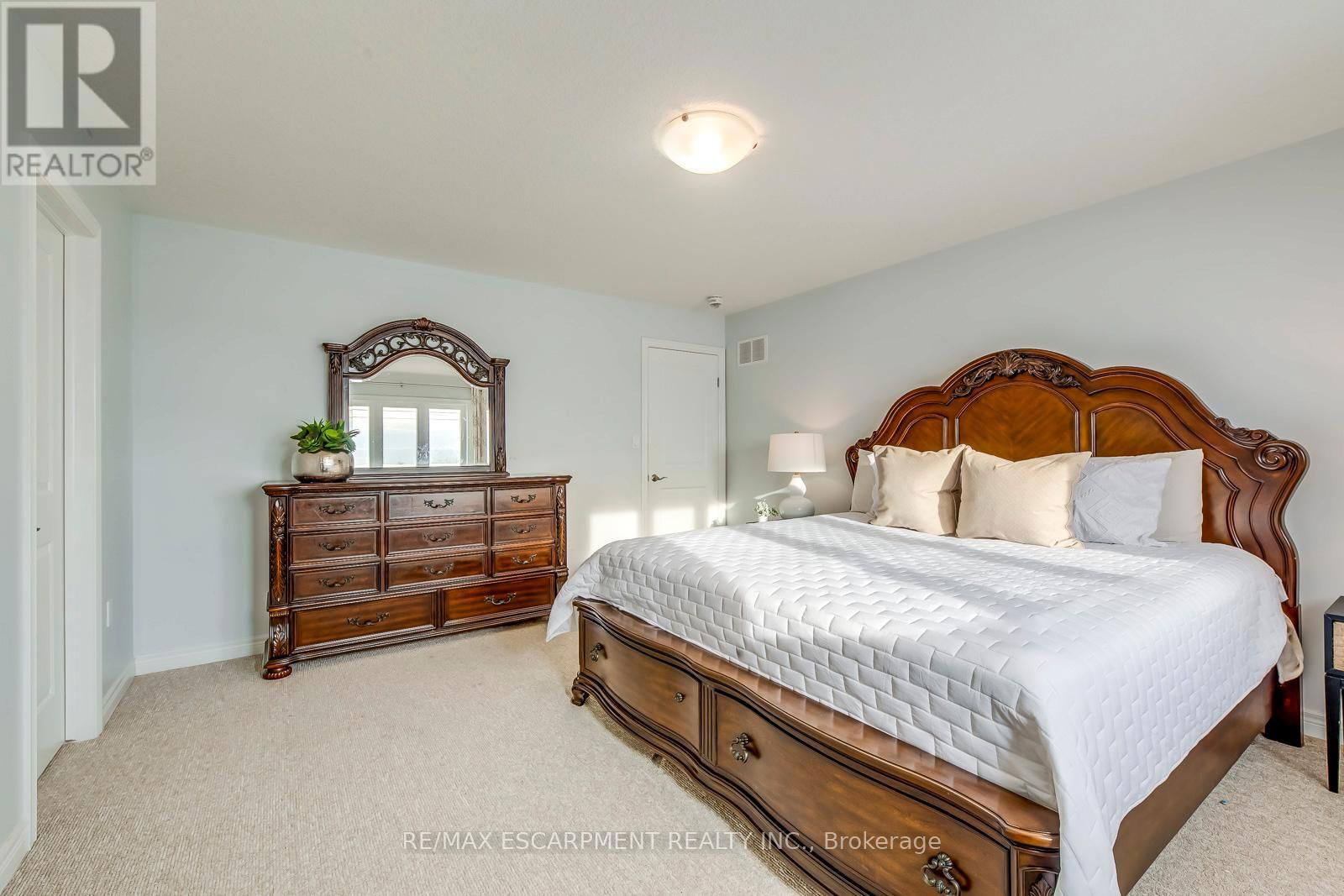 428 DALGLEISH TRAIL Image 32