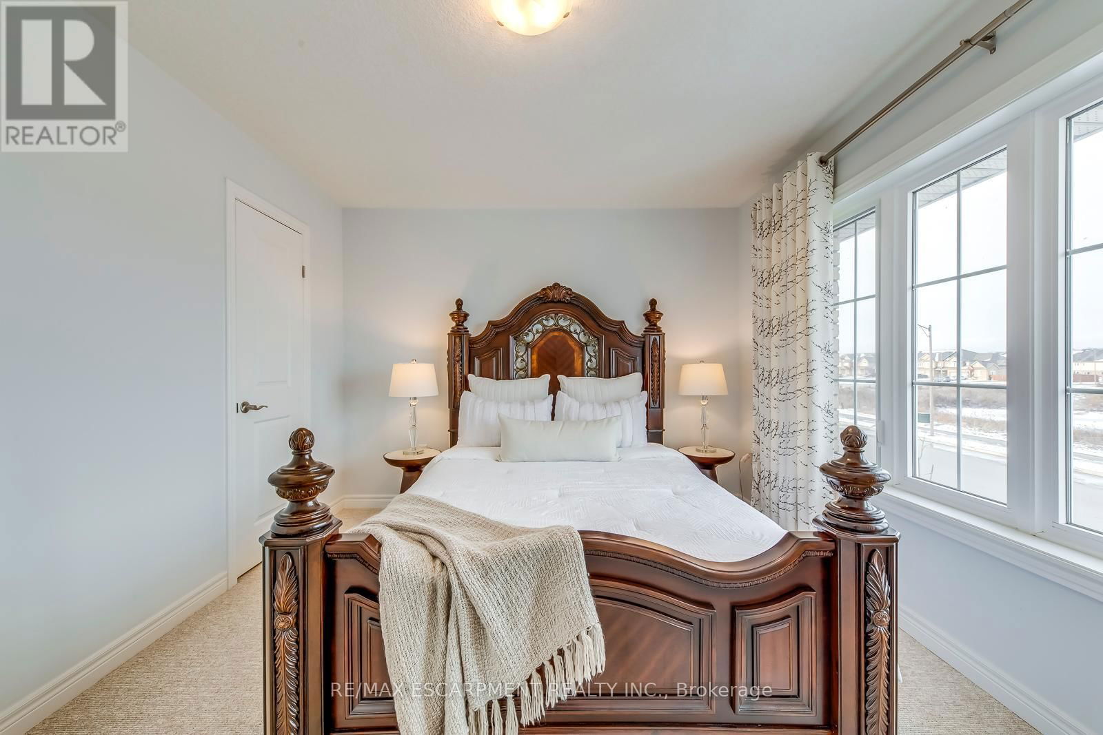 428 DALGLEISH TRAIL Image 35