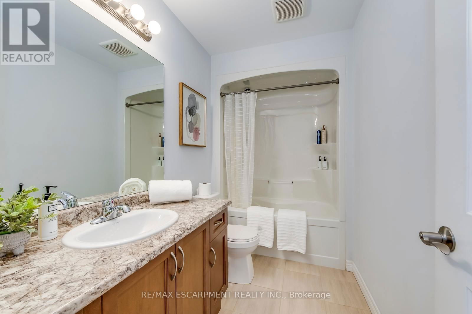 428 DALGLEISH TRAIL Image 40