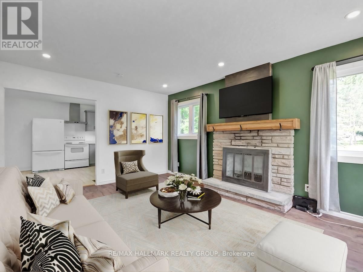 8692 BANK STREET Image 30
