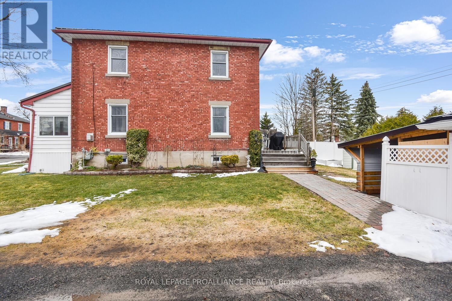 741 BENSON STREET EAST Image 17