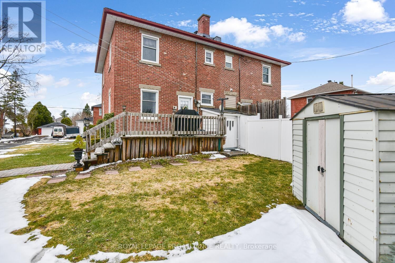 741 BENSON STREET EAST Image 18