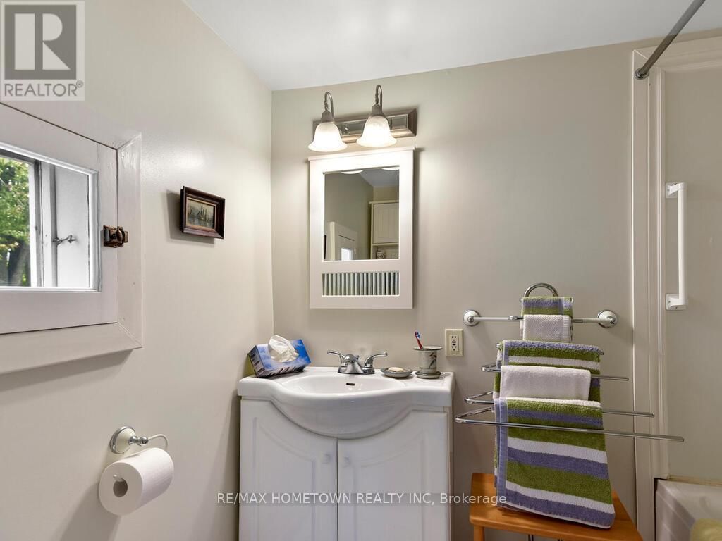 92 WATER STREET EAST Image 29