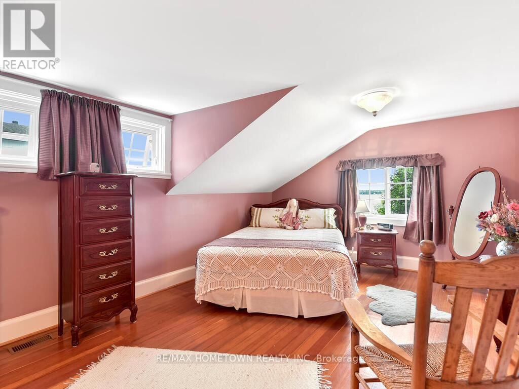 92 WATER STREET EAST Image 30