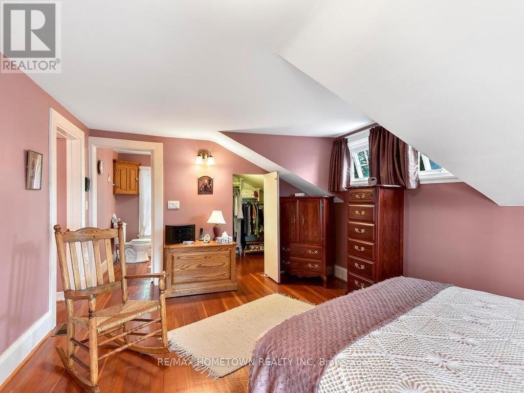 92 WATER STREET EAST Image 31