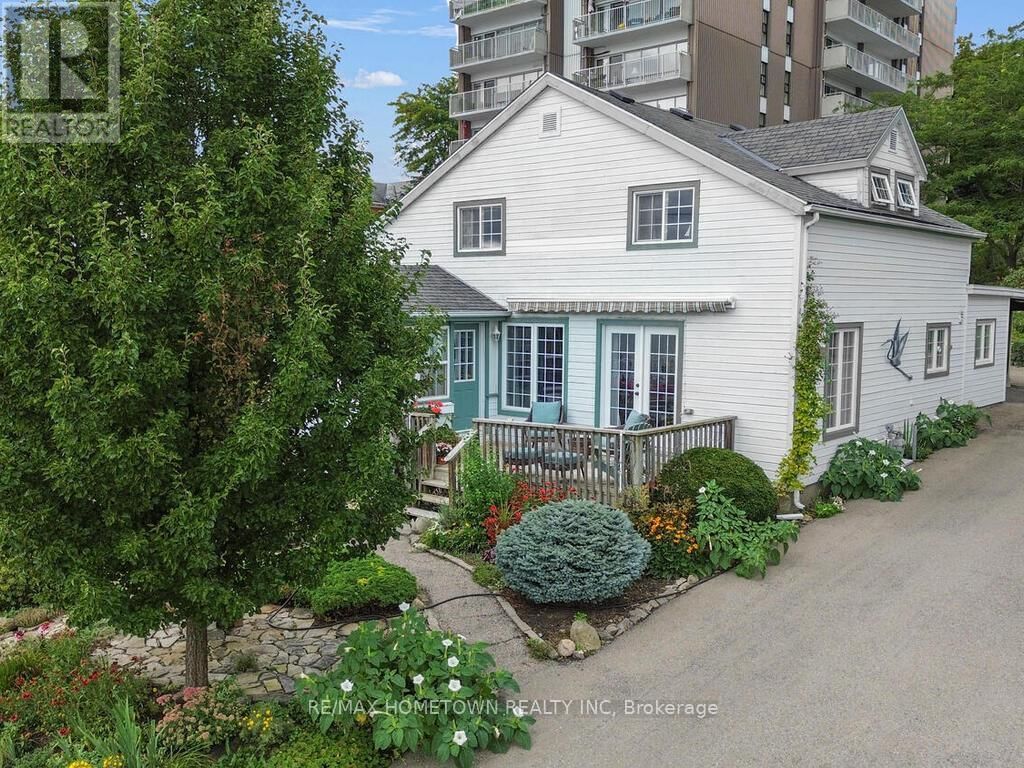 92 WATER STREET EAST Image 33