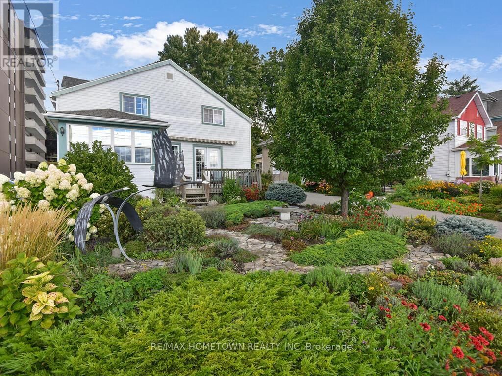 92 WATER STREET EAST Image 35