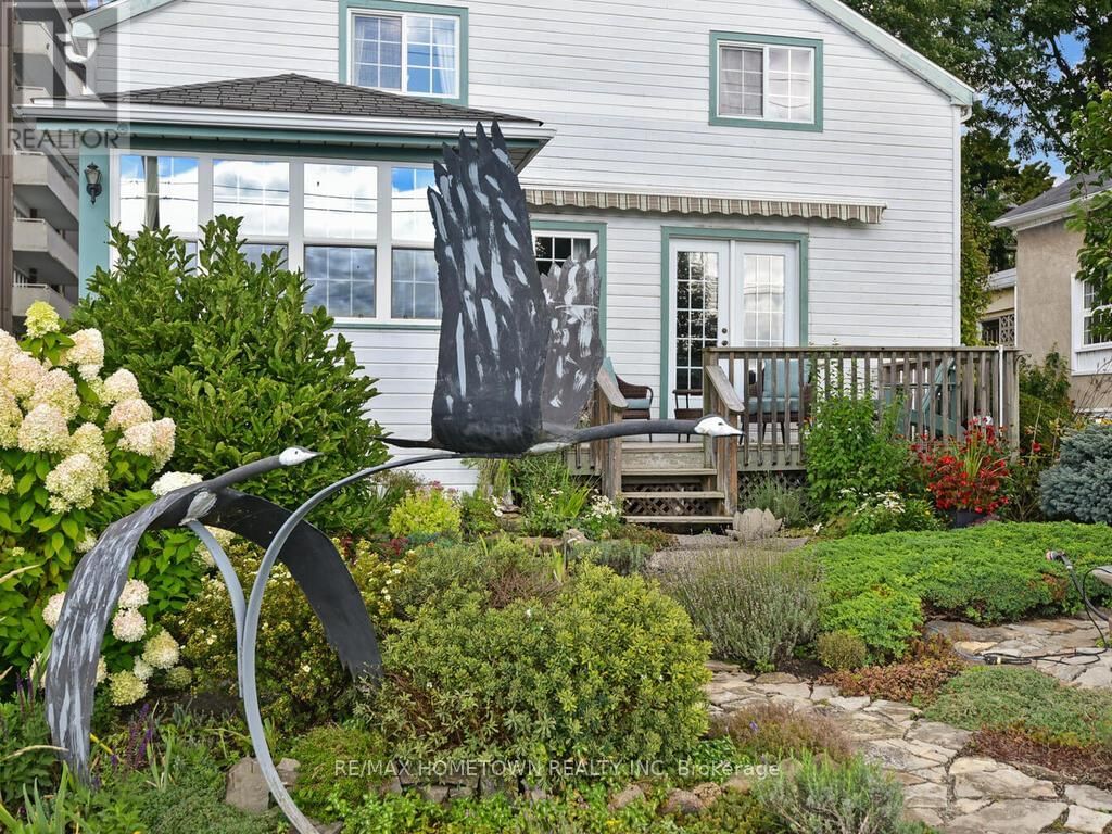 92 WATER STREET EAST Image 36
