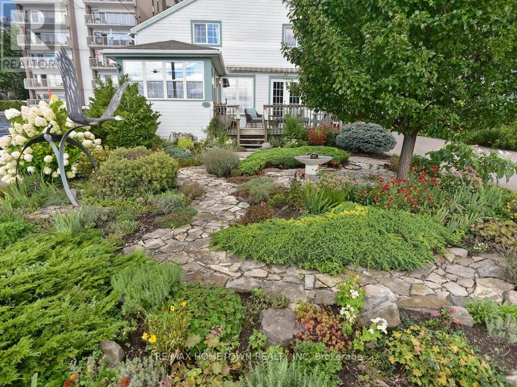 92 WATER STREET EAST Image 37