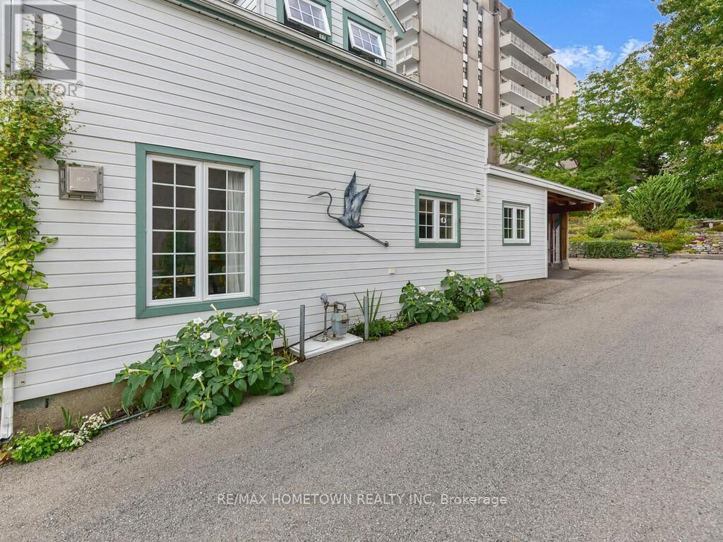 92 WATER STREET EAST Image 39