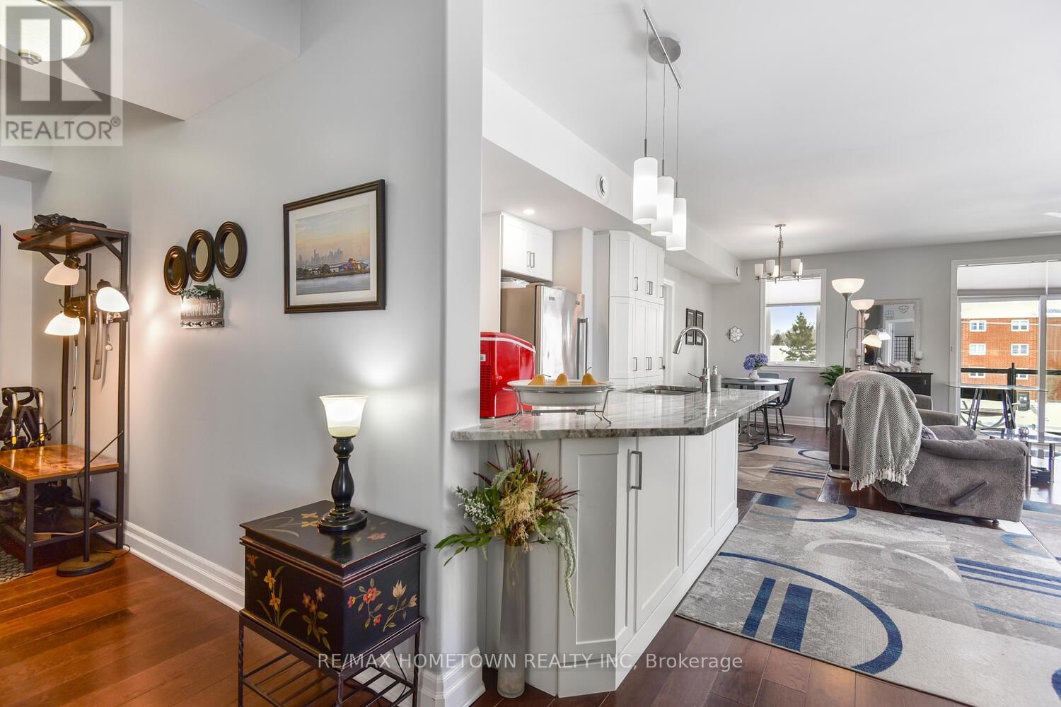 201 - 1109 MILLWOOD AVENUE Image 17