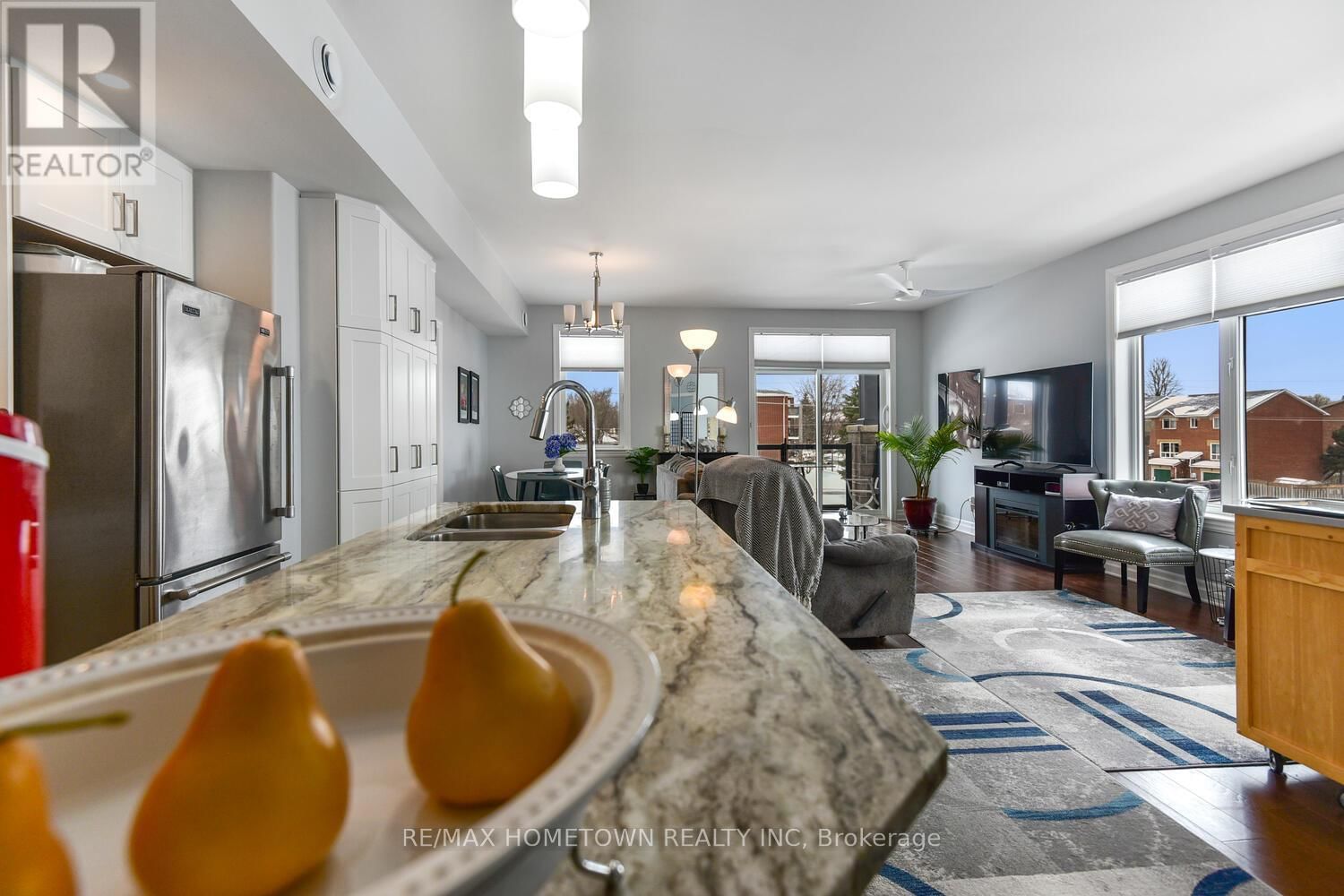 201 - 1109 MILLWOOD AVENUE Image 18