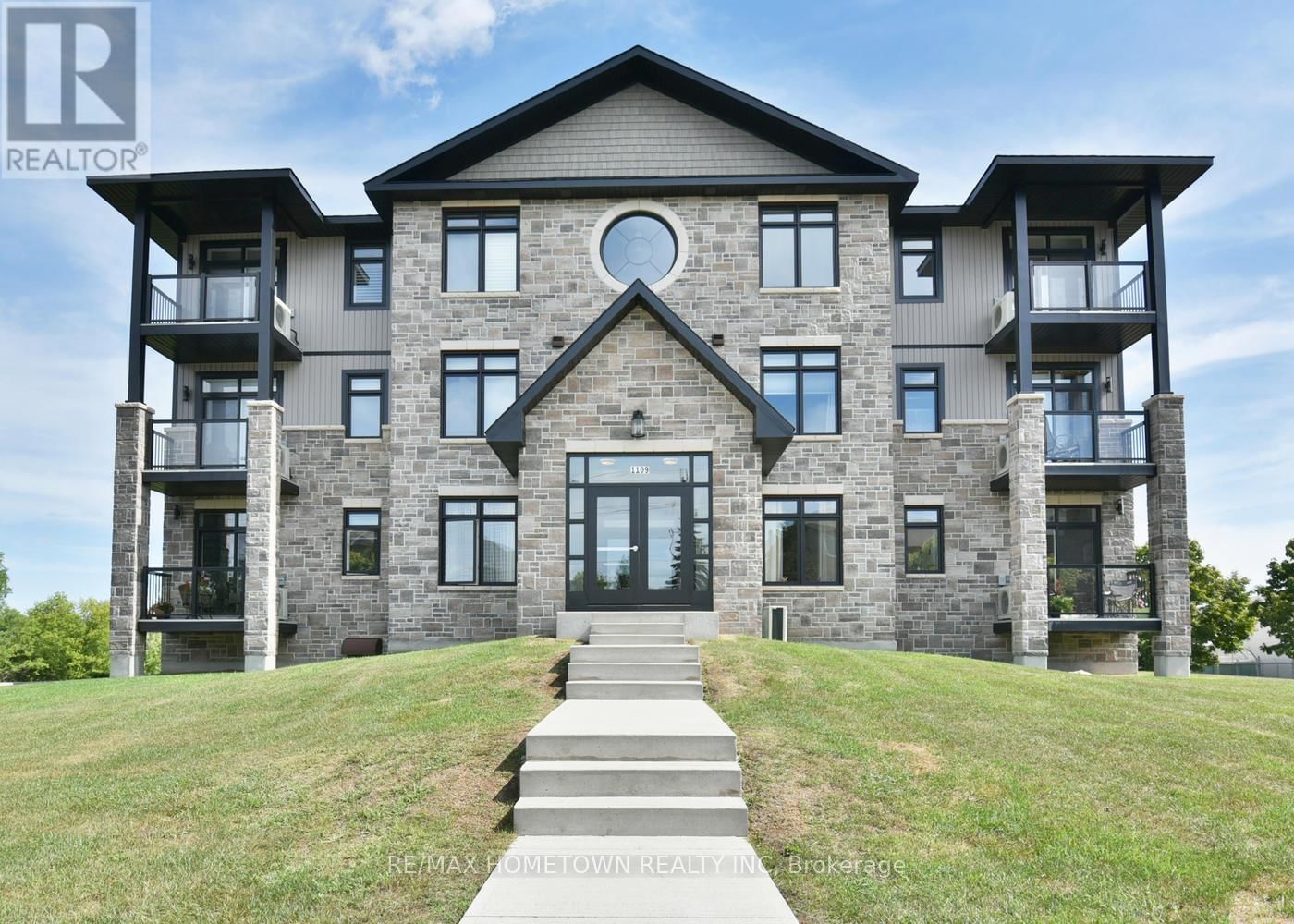 201 - 1109 MILLWOOD AVENUE Image 2