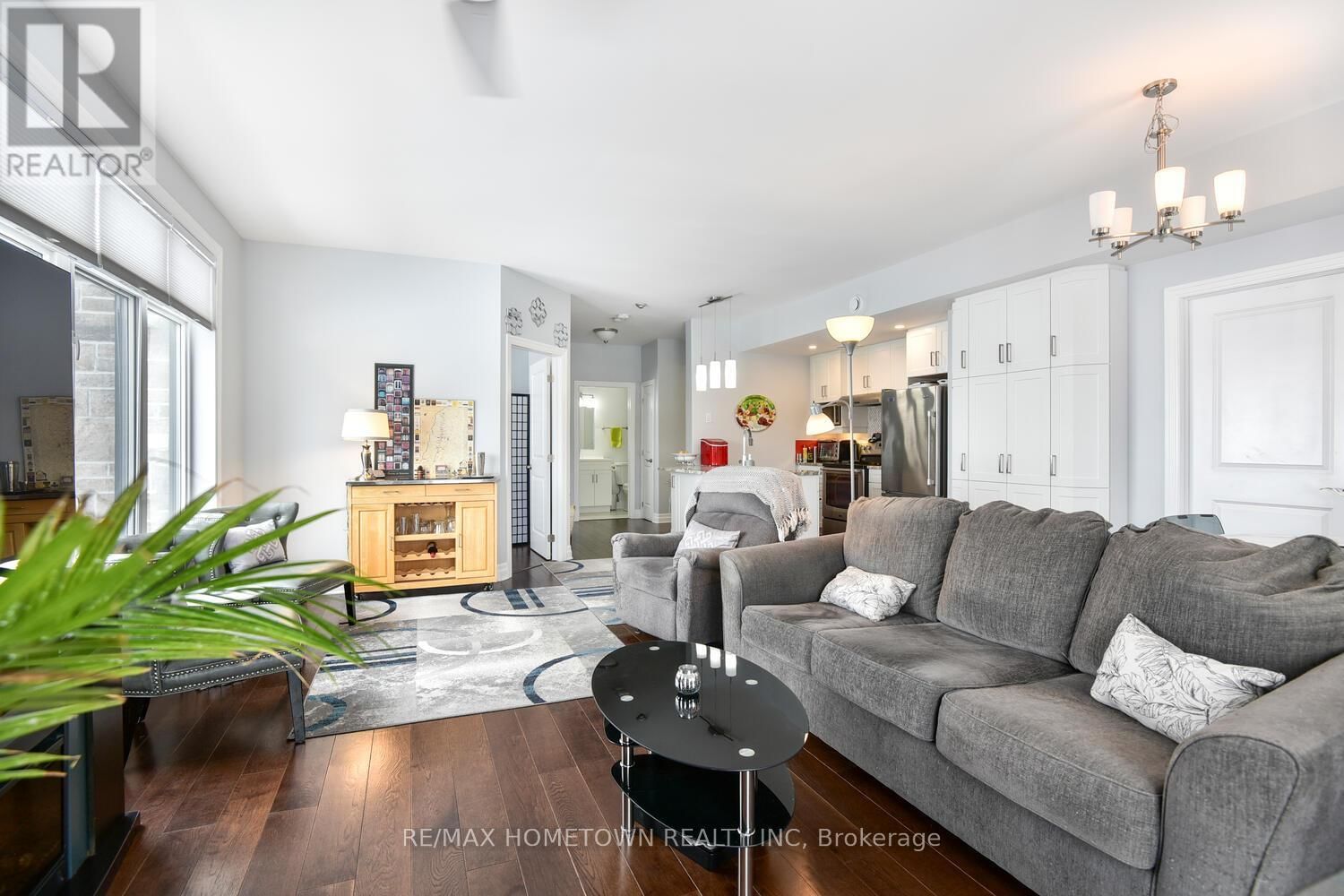 201 - 1109 MILLWOOD AVENUE Image 23
