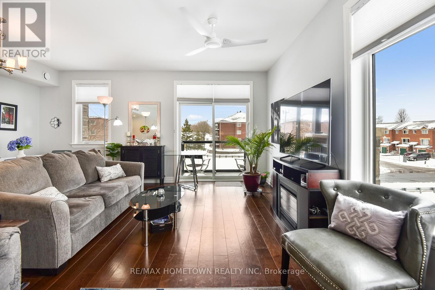 201 - 1109 MILLWOOD AVENUE Image 24