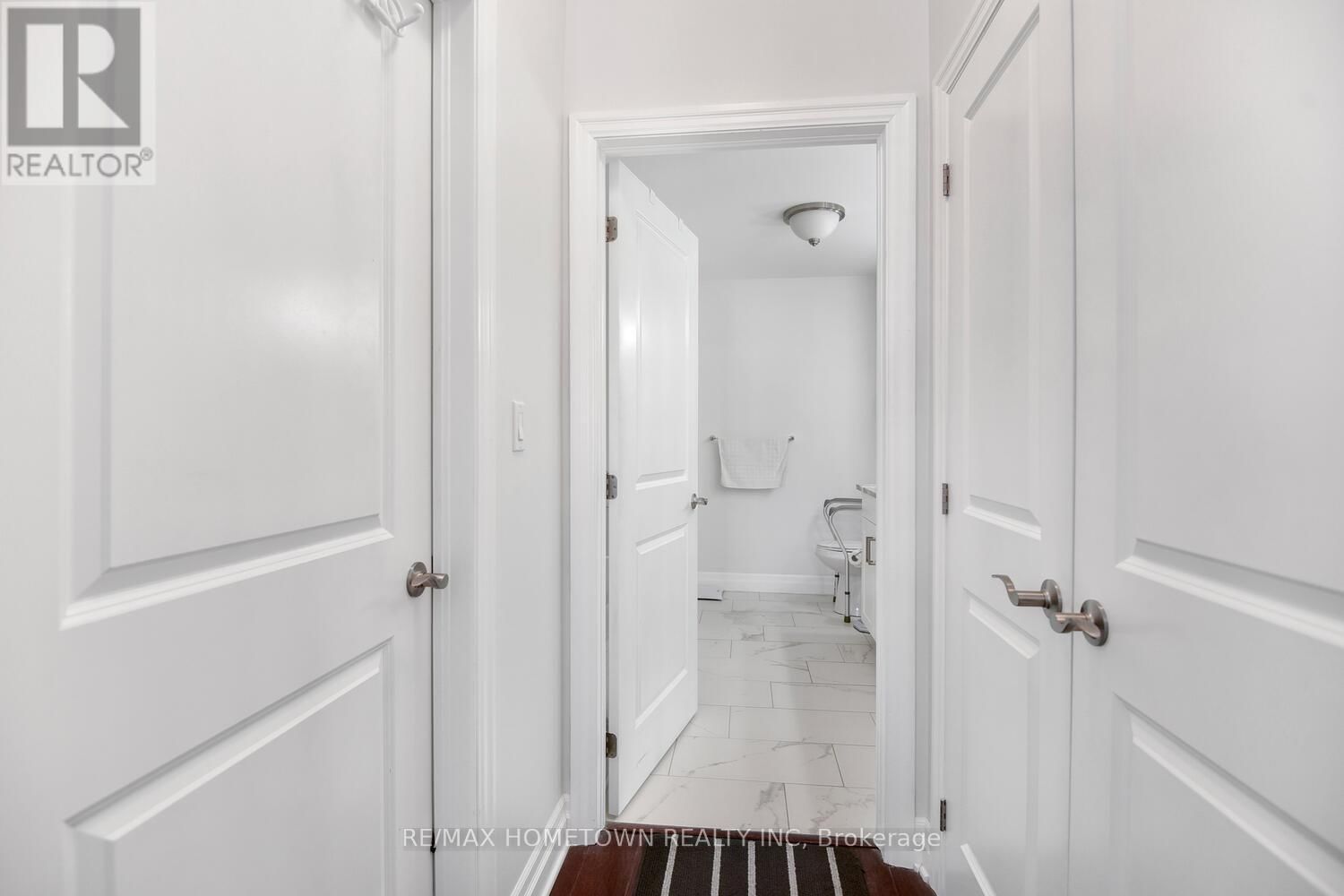 201 - 1109 MILLWOOD AVENUE Image 31