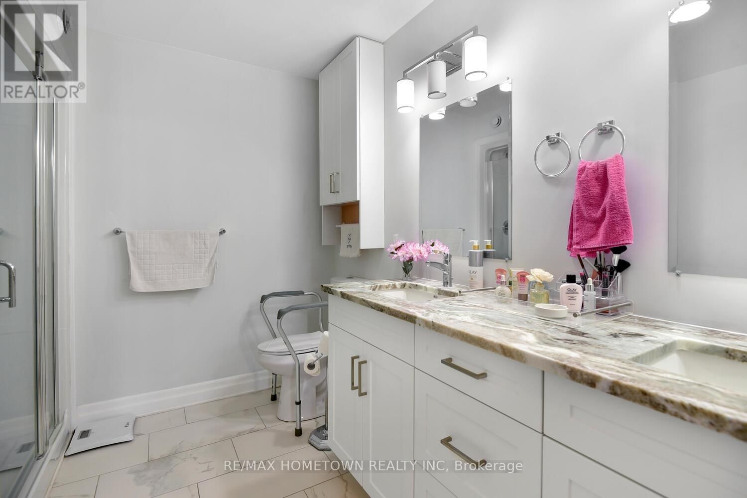 201 - 1109 MILLWOOD AVENUE Image 33