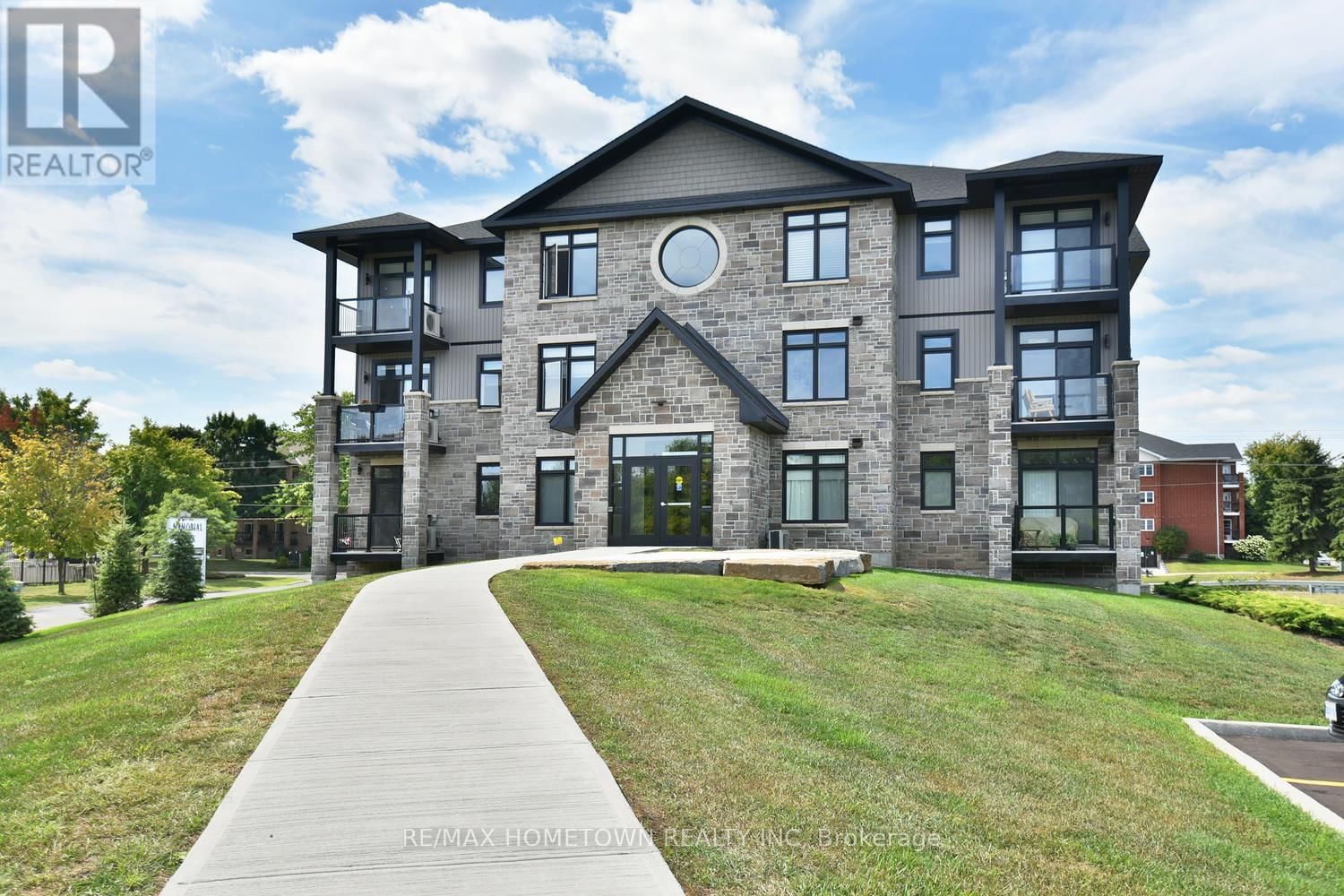 201 - 1109 MILLWOOD AVENUE Image 4