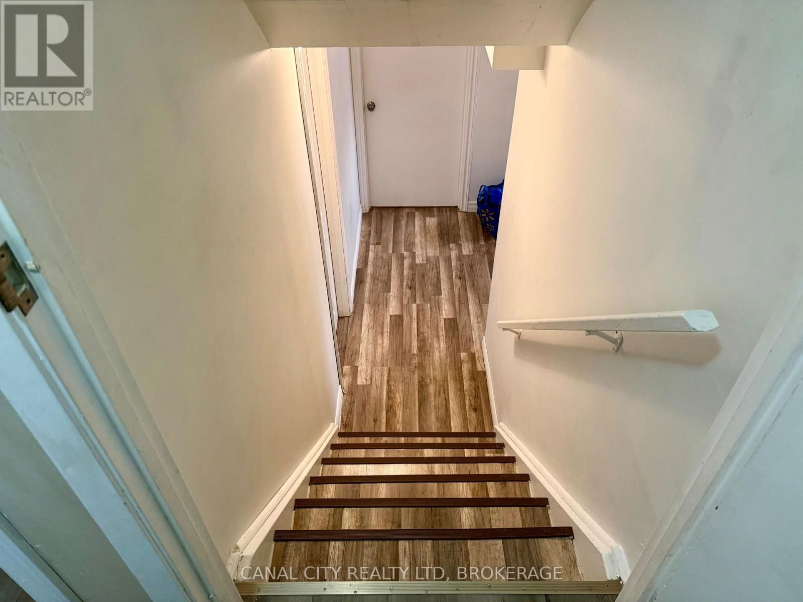 10 BALDWIN CIRCLE Image 12