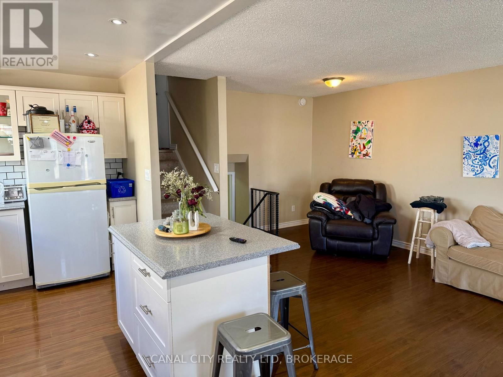 10 BALDWIN CIRCLE Image 4