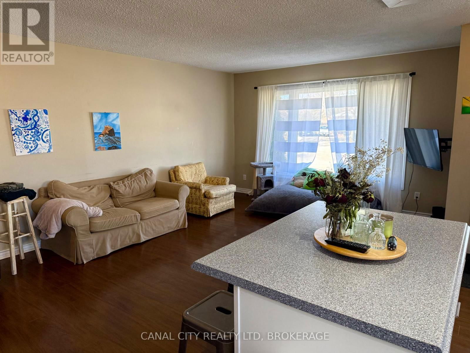 10 BALDWIN CIRCLE Image 6