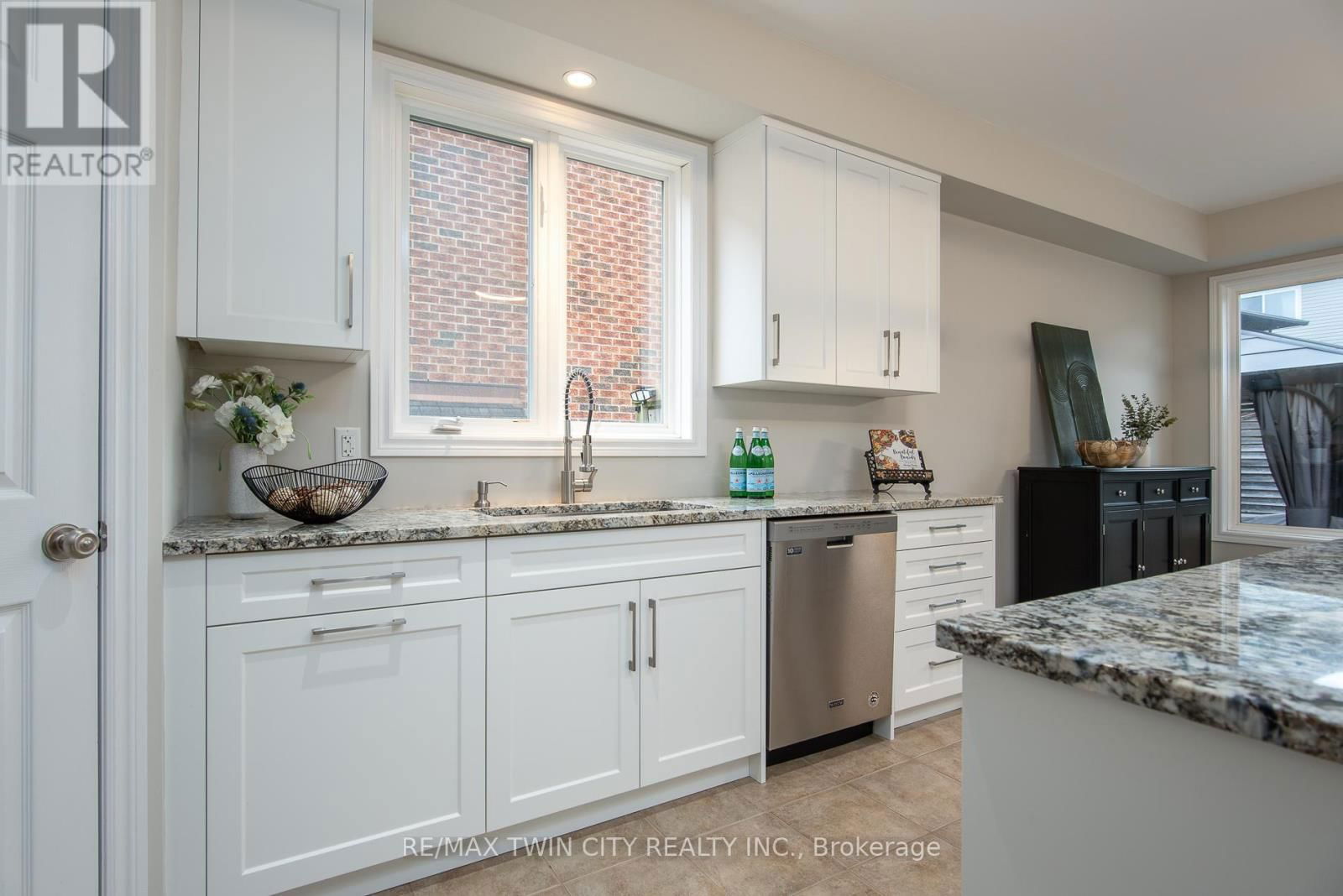 508 TOPPER WOODS CRESCENT Image 31