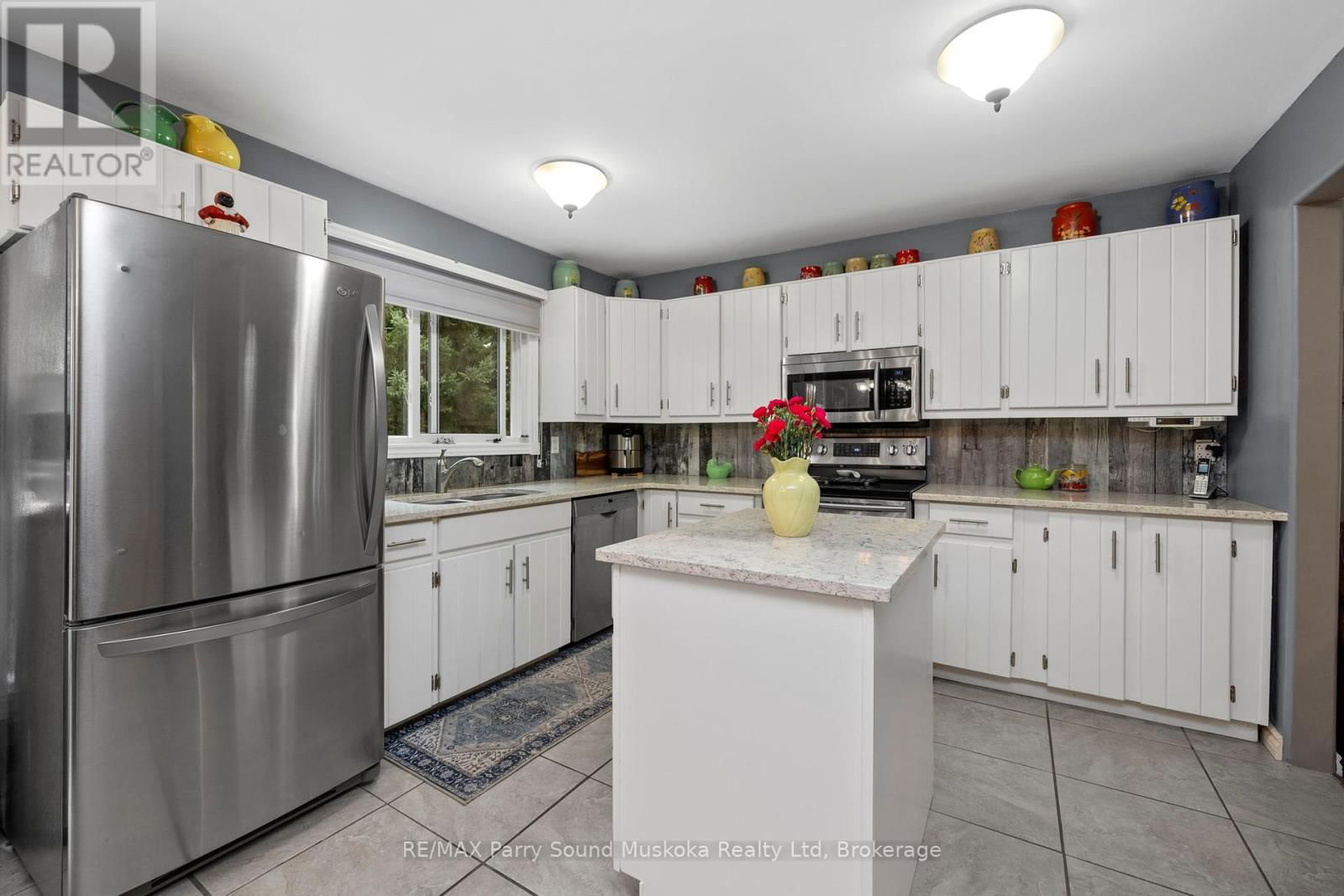 99 BAYVIEW DRIVE Image 15