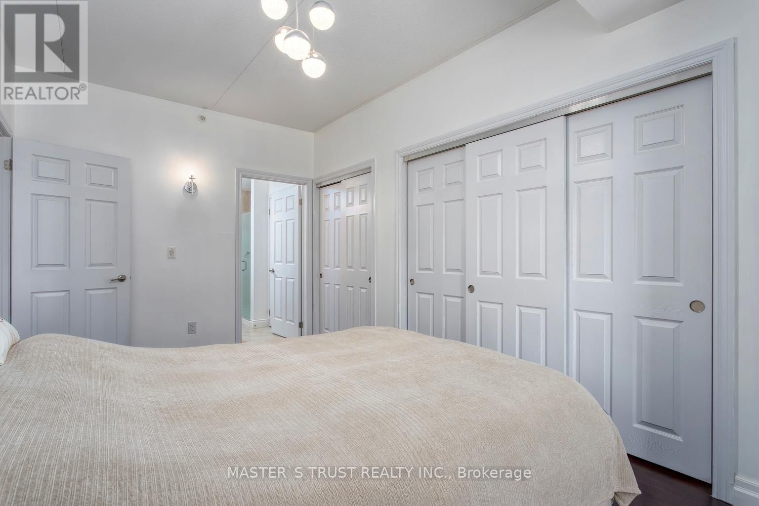 319 - 106 BARD BOULEVARD Image 12