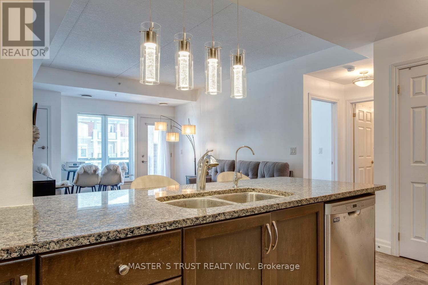 319 - 106 BARD BOULEVARD Image 25