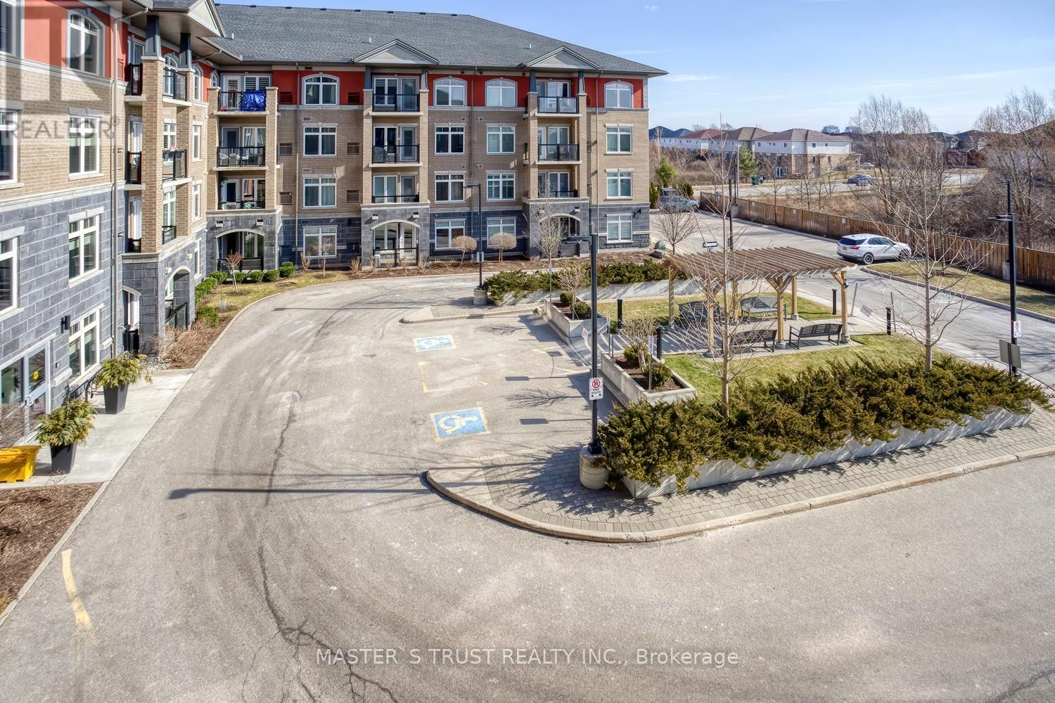 319 - 106 BARD BOULEVARD Image 28