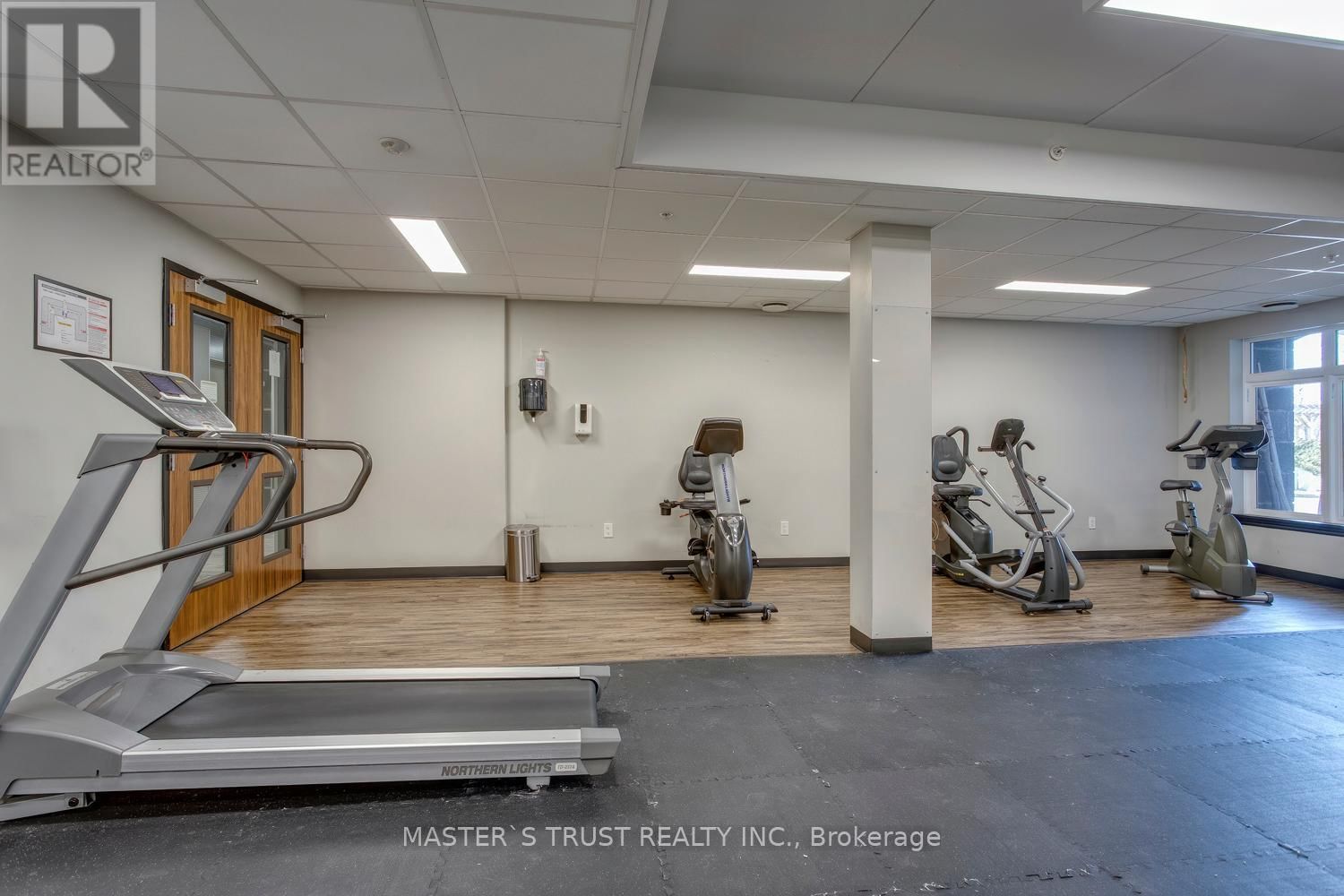 319 - 106 BARD BOULEVARD Image 30