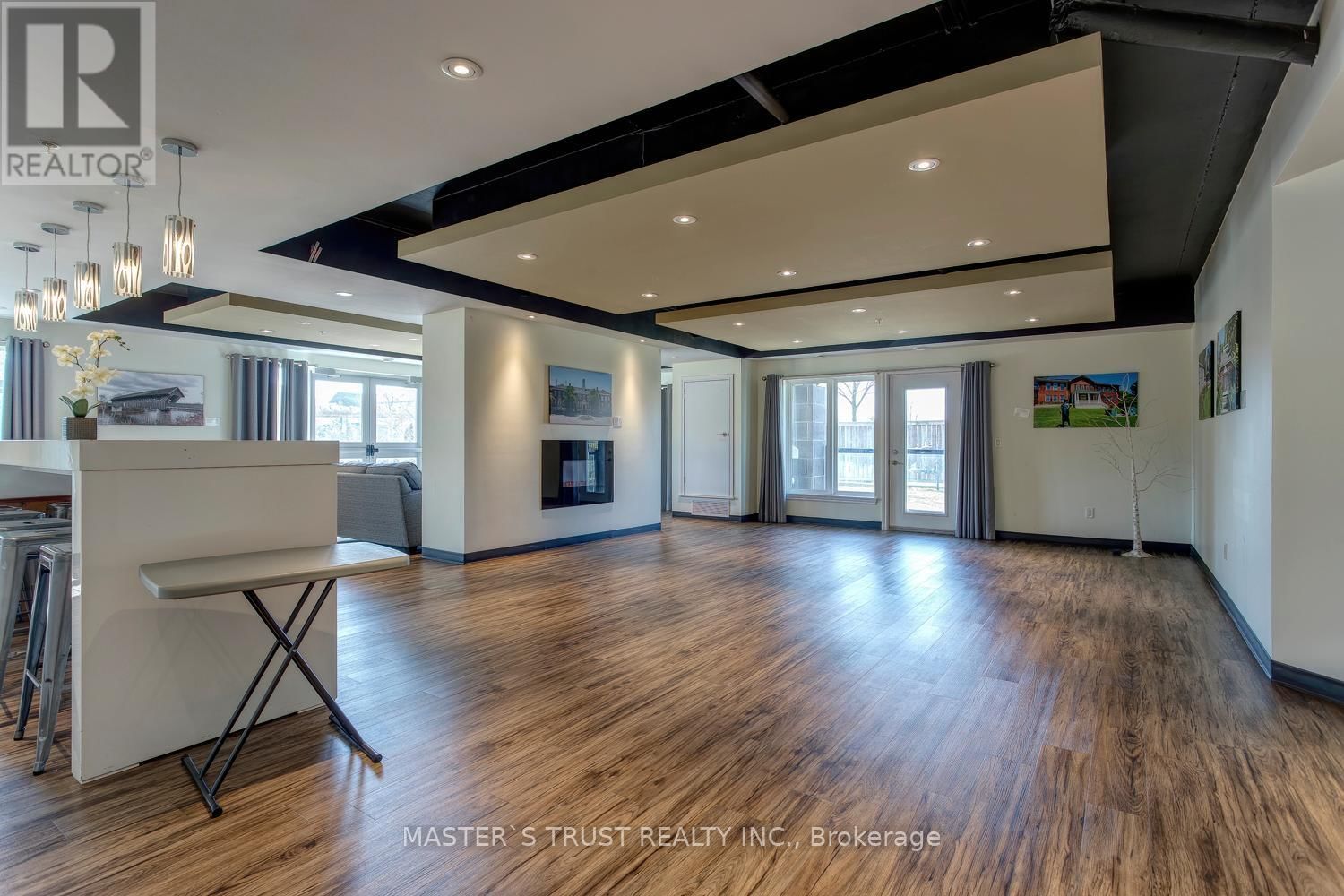 319 - 106 BARD BOULEVARD Image 32