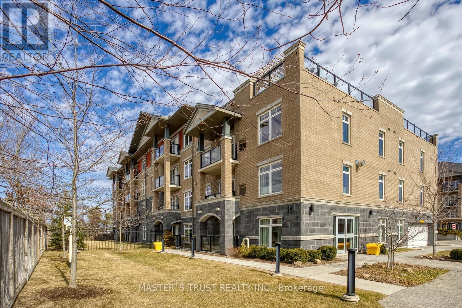 319 - 106 BARD BOULEVARD Image 4