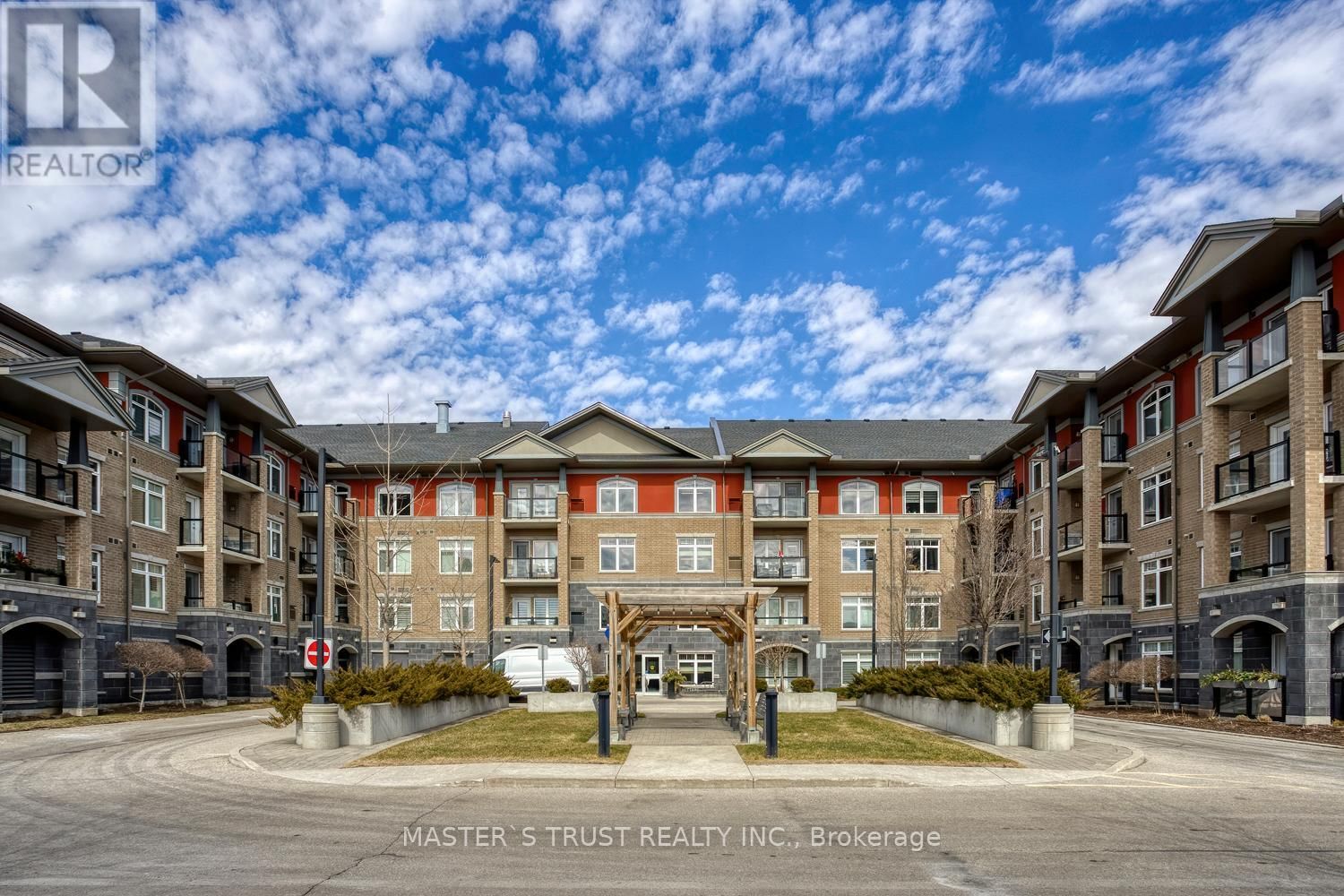 319 - 106 BARD BOULEVARD Image 5