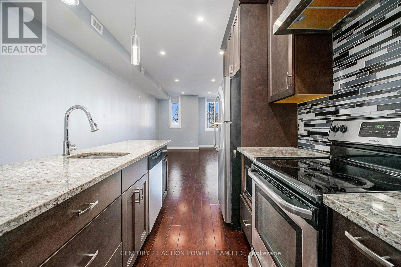 453 BOOTH STREET Image 11