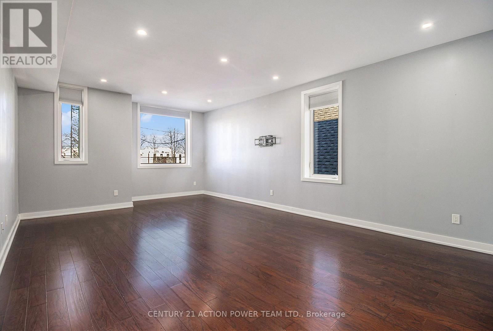 453 BOOTH STREET Image 12