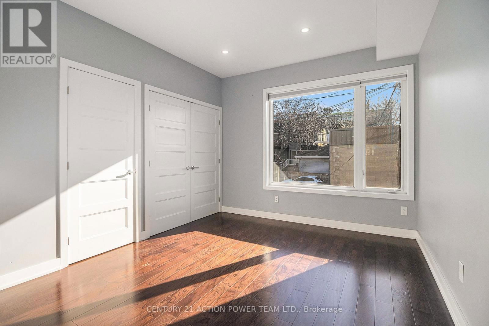 453 BOOTH STREET Image 15