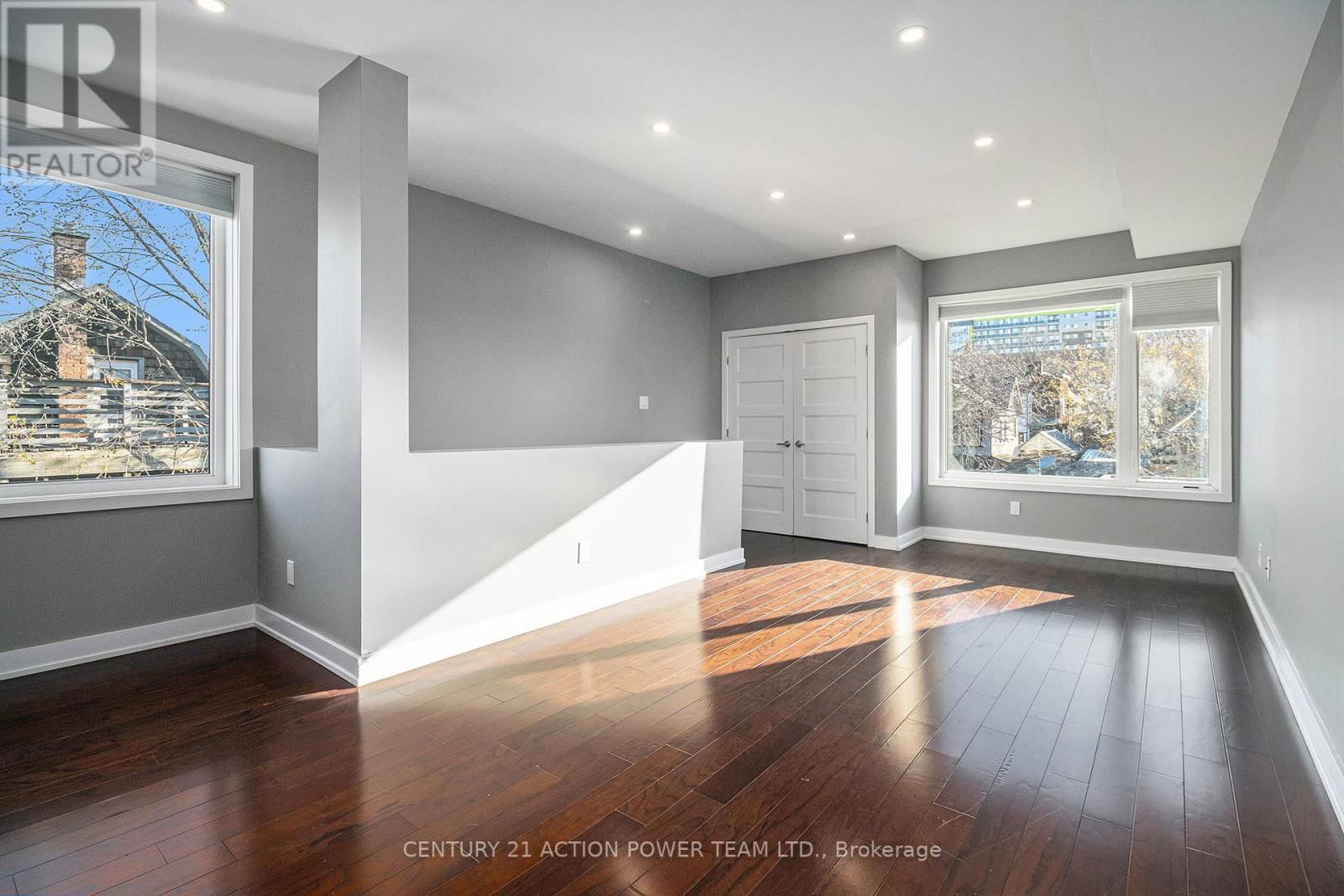 453 BOOTH STREET Image 20