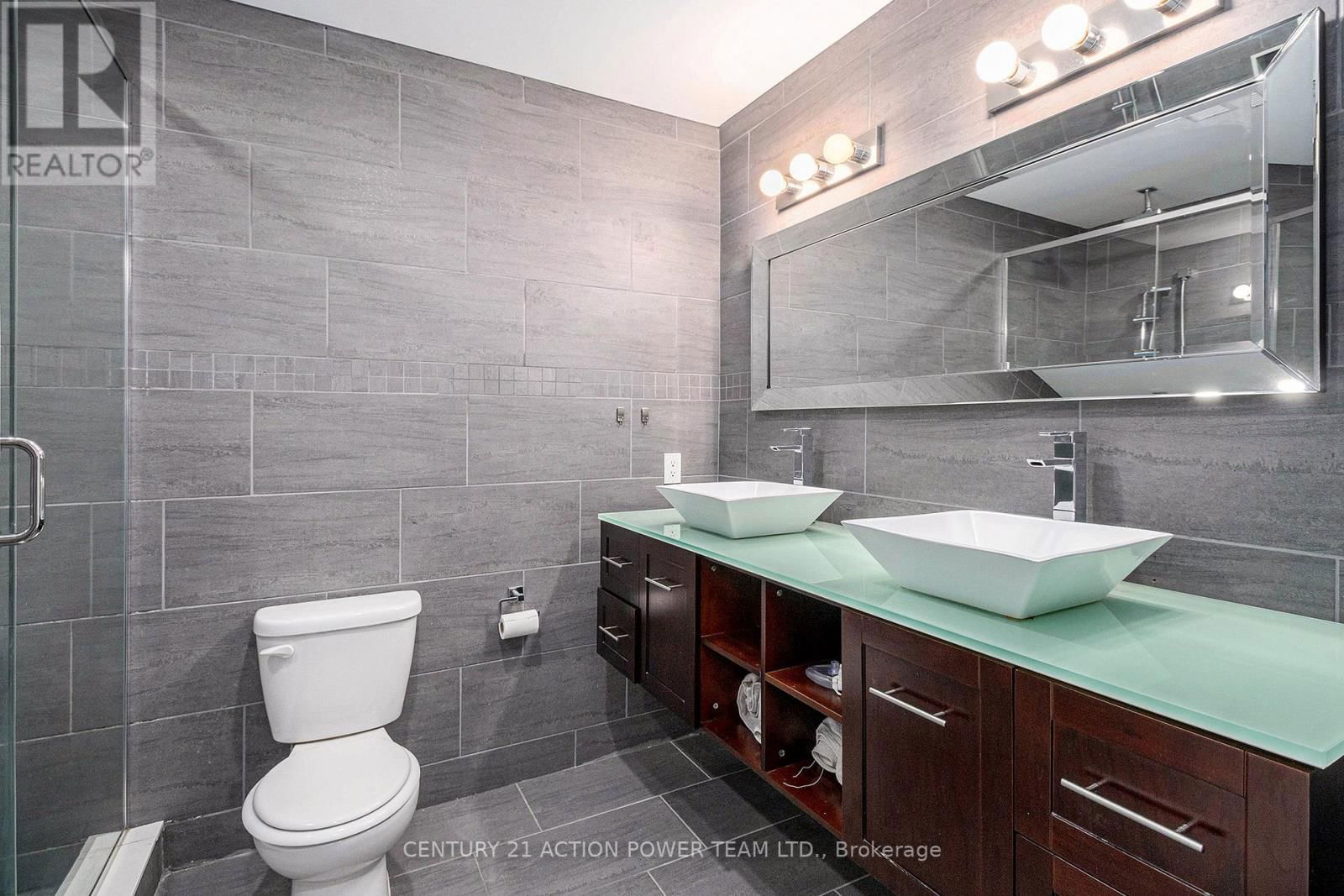 453 BOOTH STREET Image 26