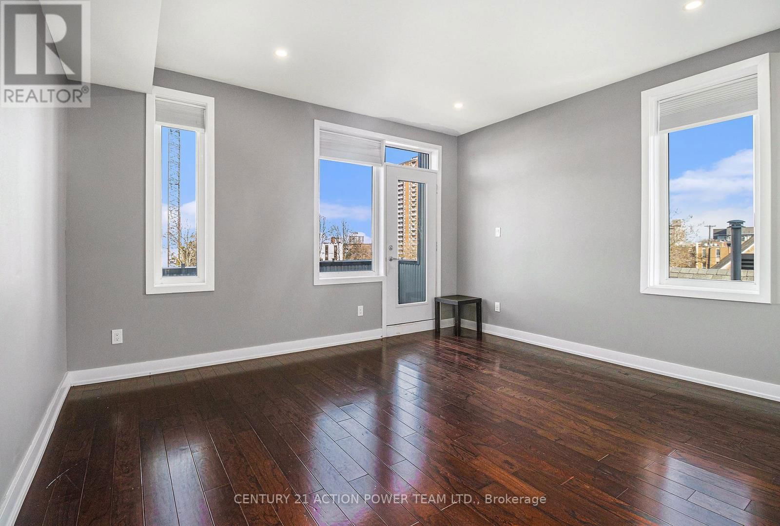 453 BOOTH STREET Image 29