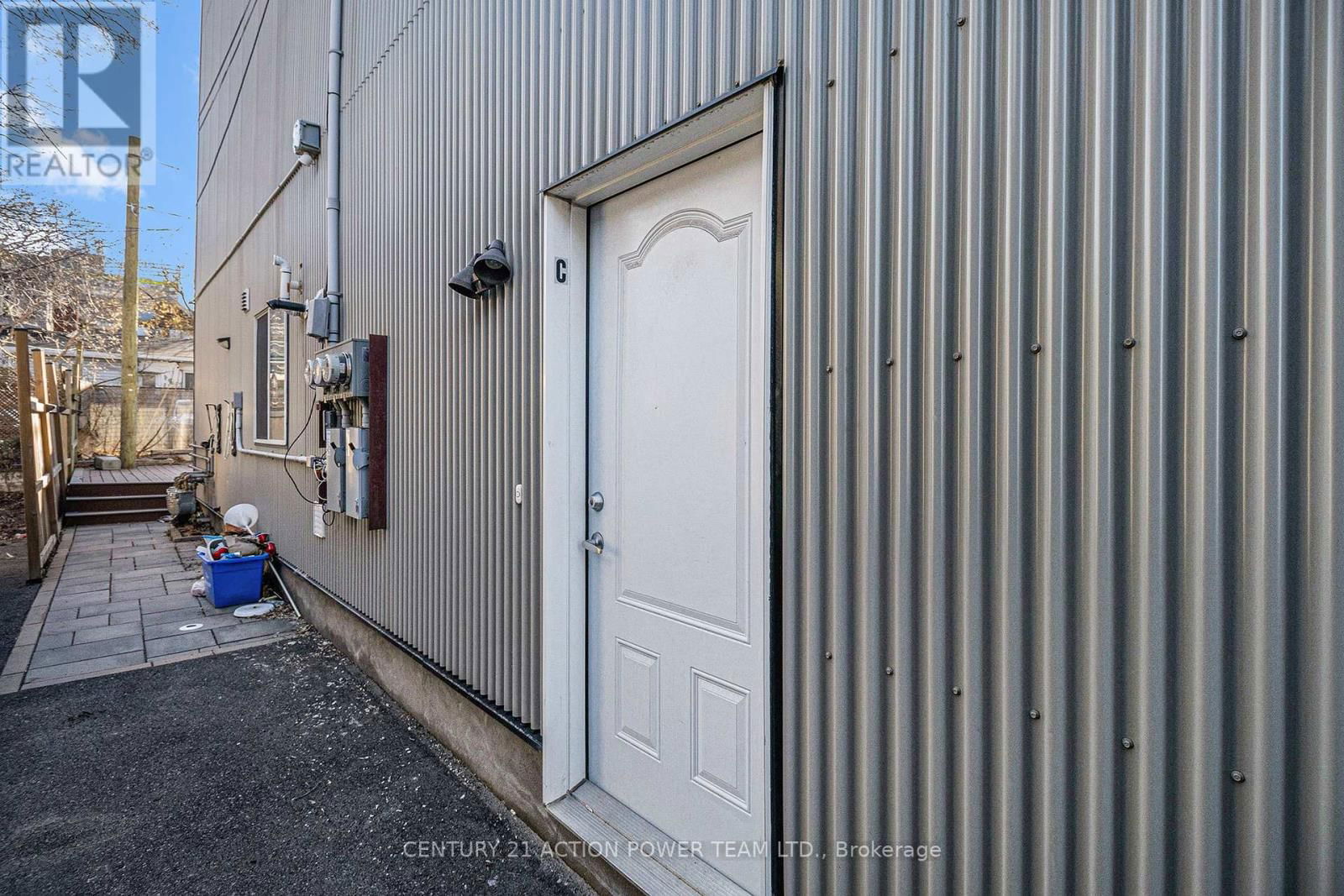 453 BOOTH STREET Image 3