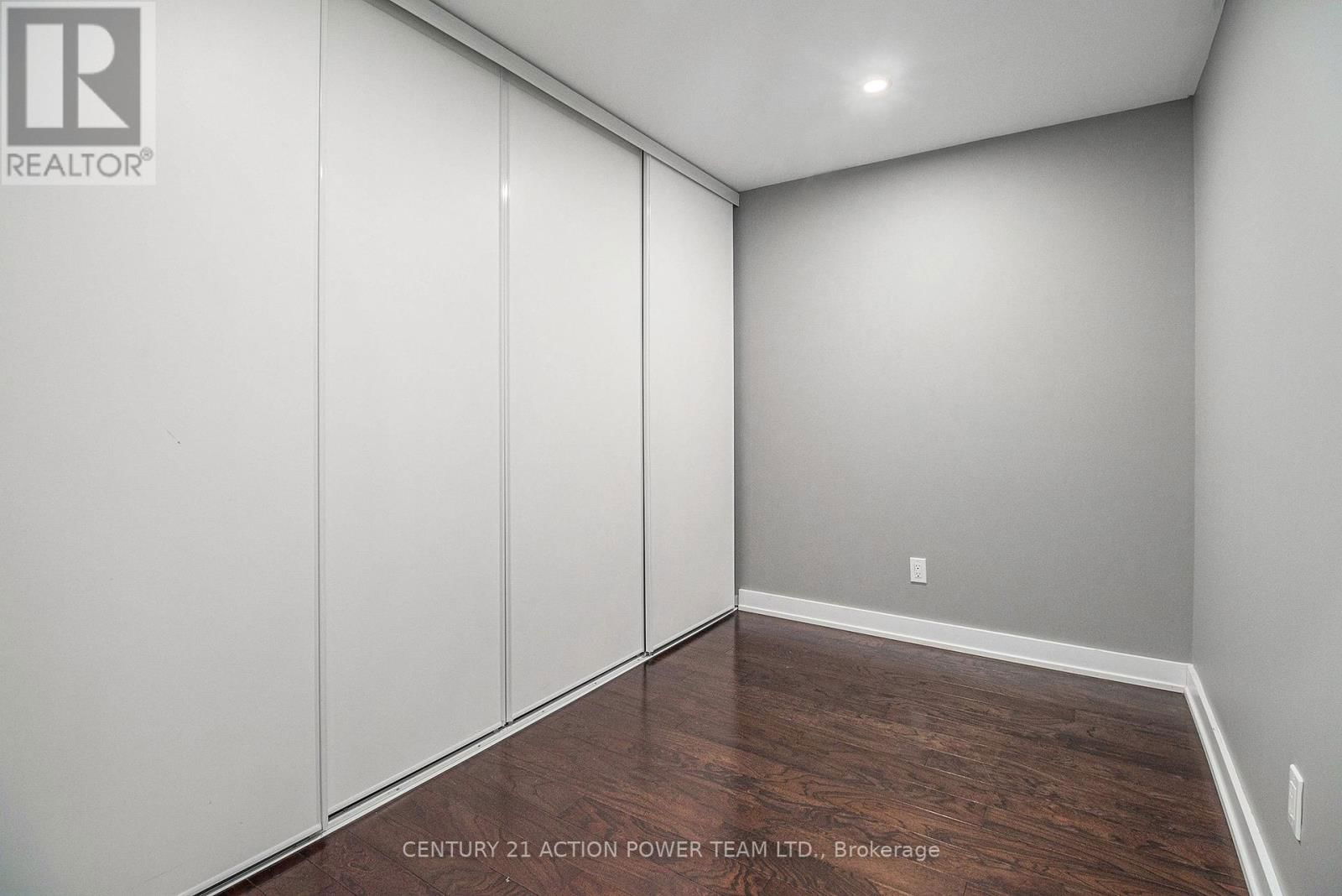 453 BOOTH STREET Image 30