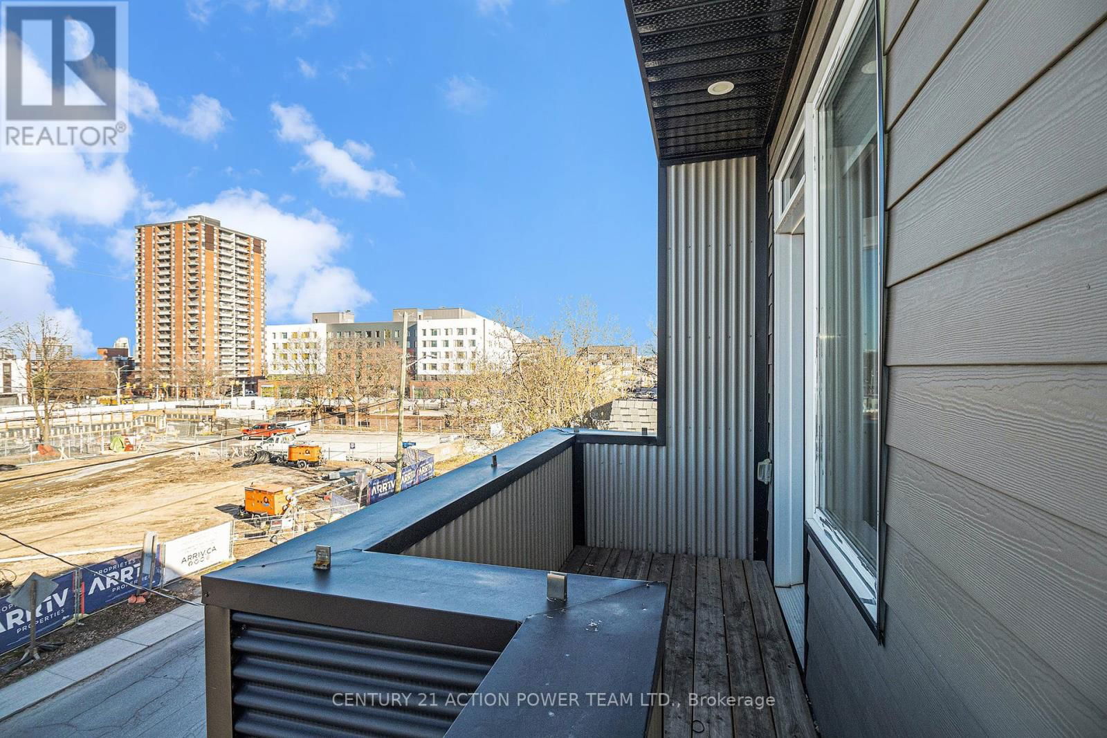 453 BOOTH STREET Image 33