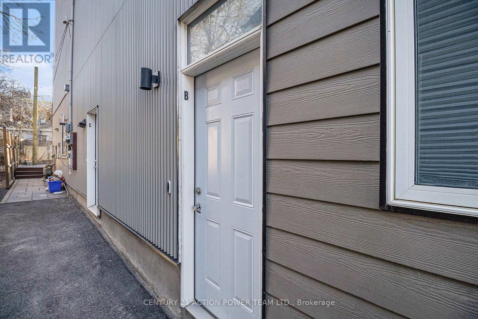 453 BOOTH STREET Image 4