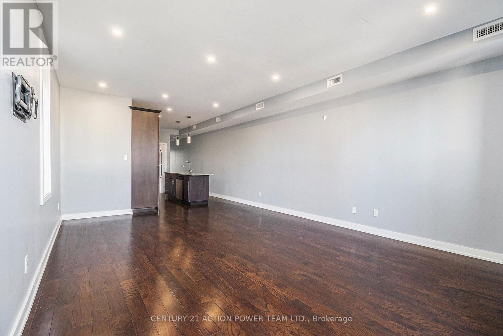 453 BOOTH STREET Image 6