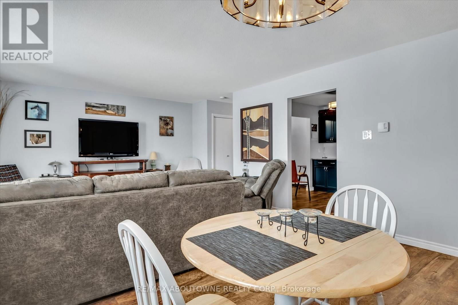201 - 2394 MOUNTLAND DRIVE WEST Image 13