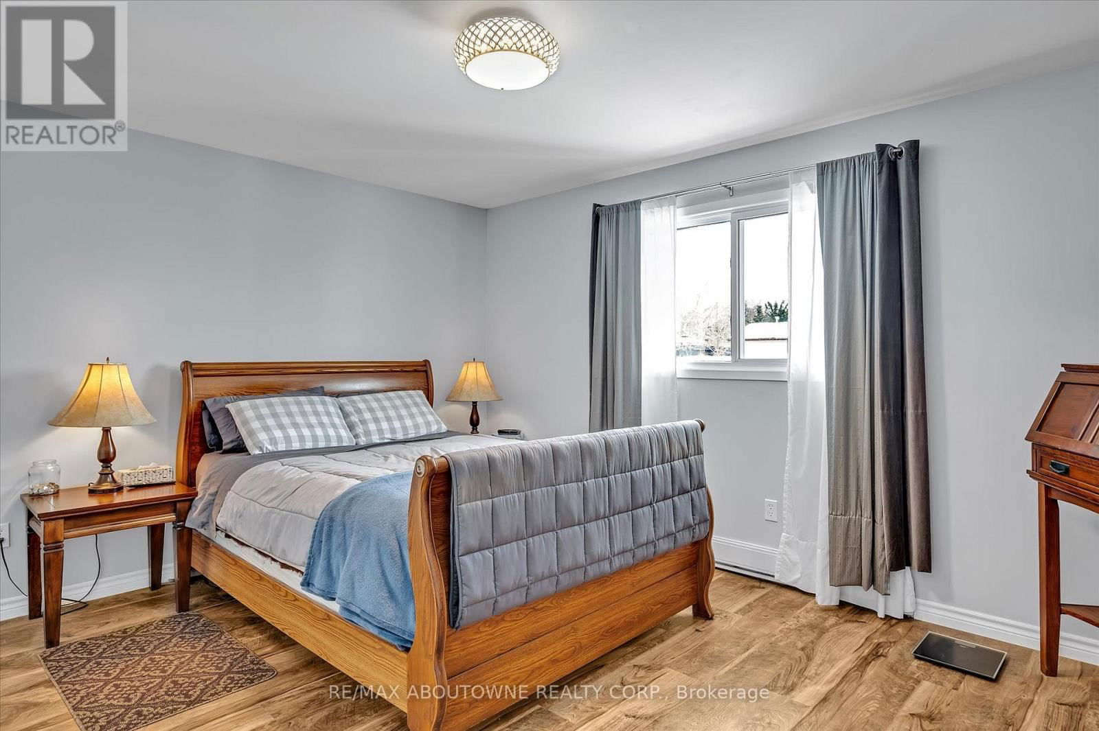 201 - 2394 MOUNTLAND DRIVE WEST Image 15