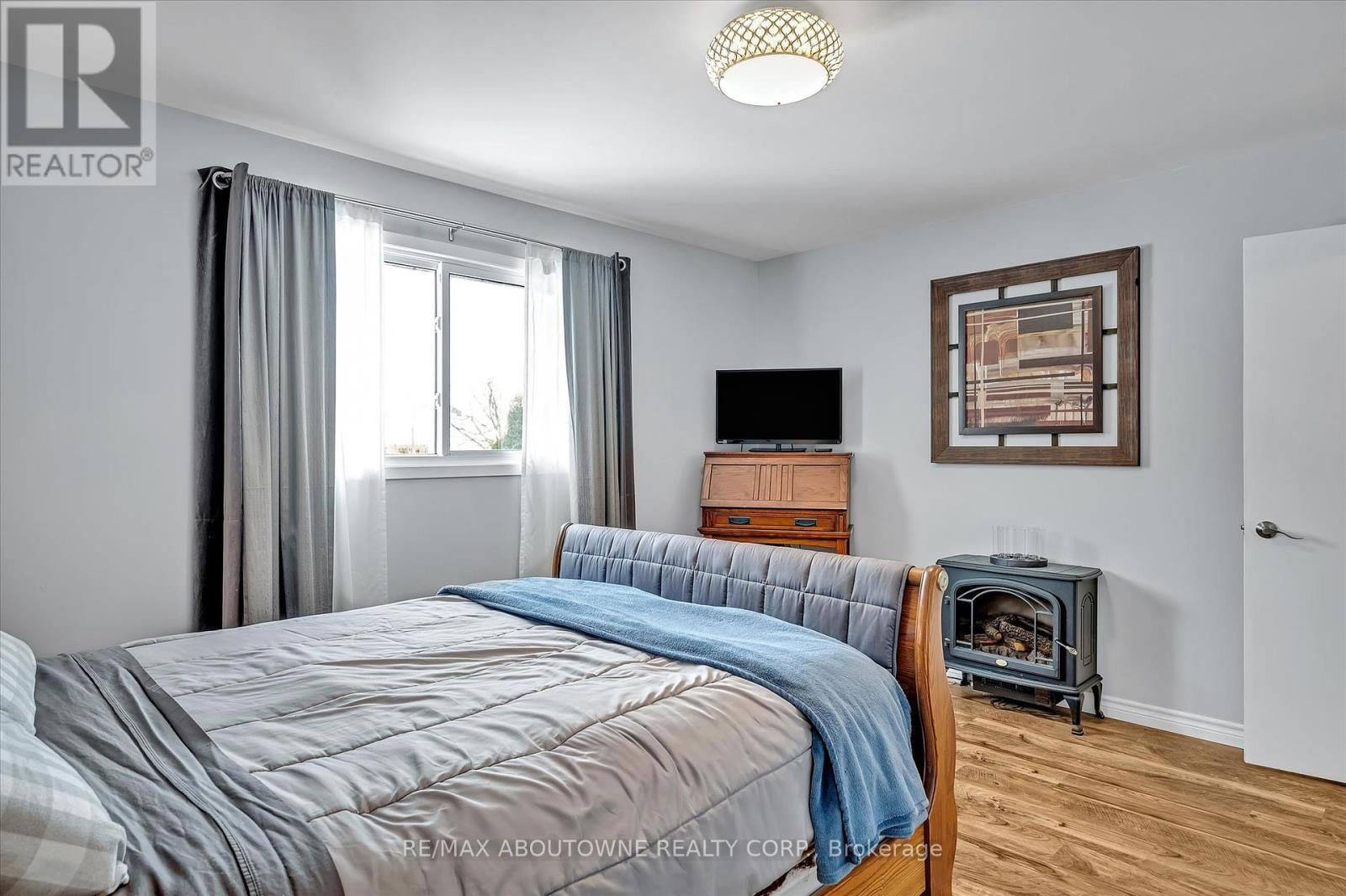 201 - 2394 MOUNTLAND DRIVE WEST Image 16