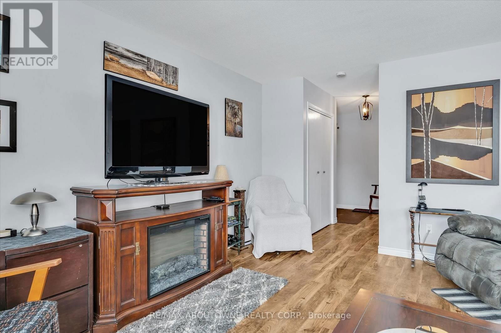 201 - 2394 MOUNTLAND DRIVE WEST Image 3