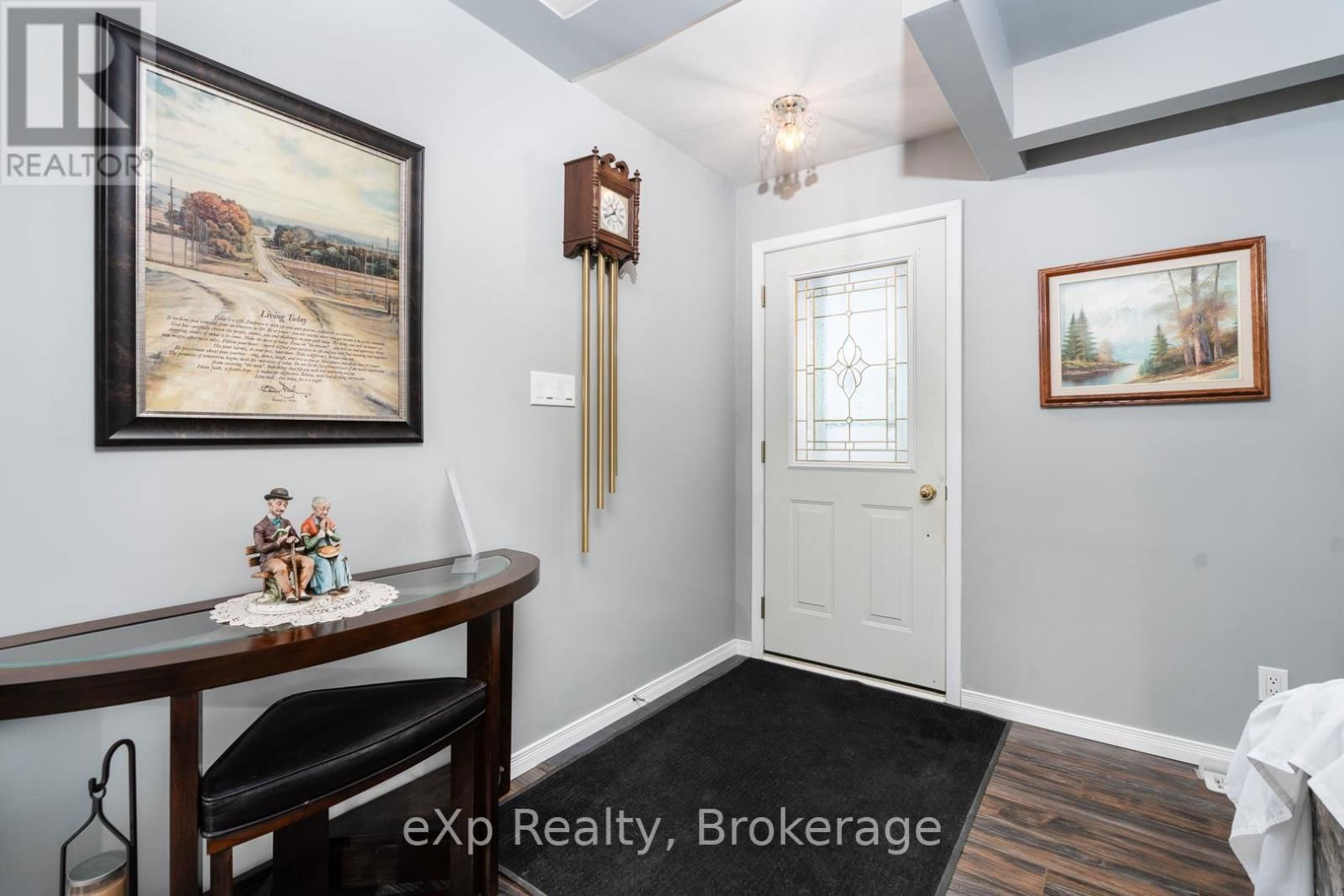 490 SADDLER STREET EAST Image 6